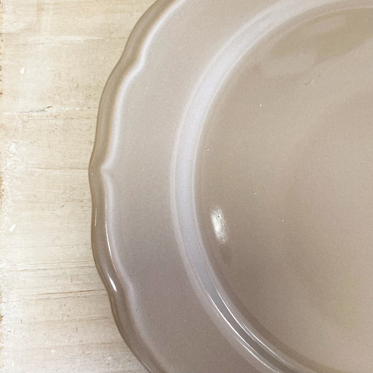 Set de cuatro platos de postre porcelana ondas gris