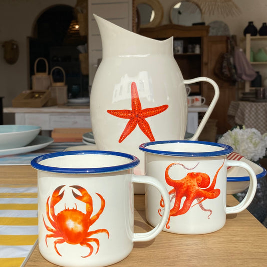 Juego de dos tazas/vasos de hojalata esmaltada crema