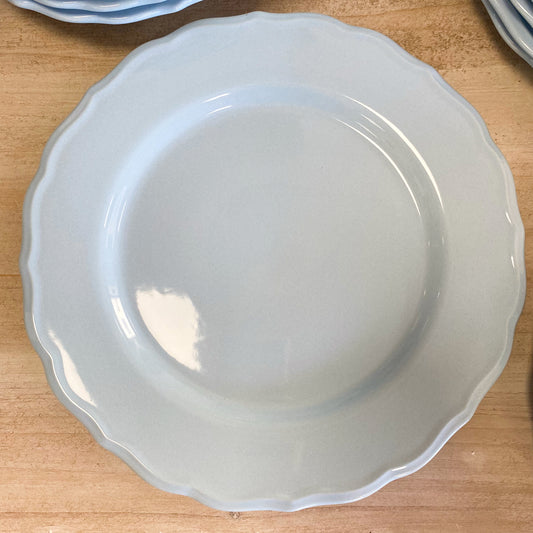 Set de 4 platos llanos de porcelana azul ondas