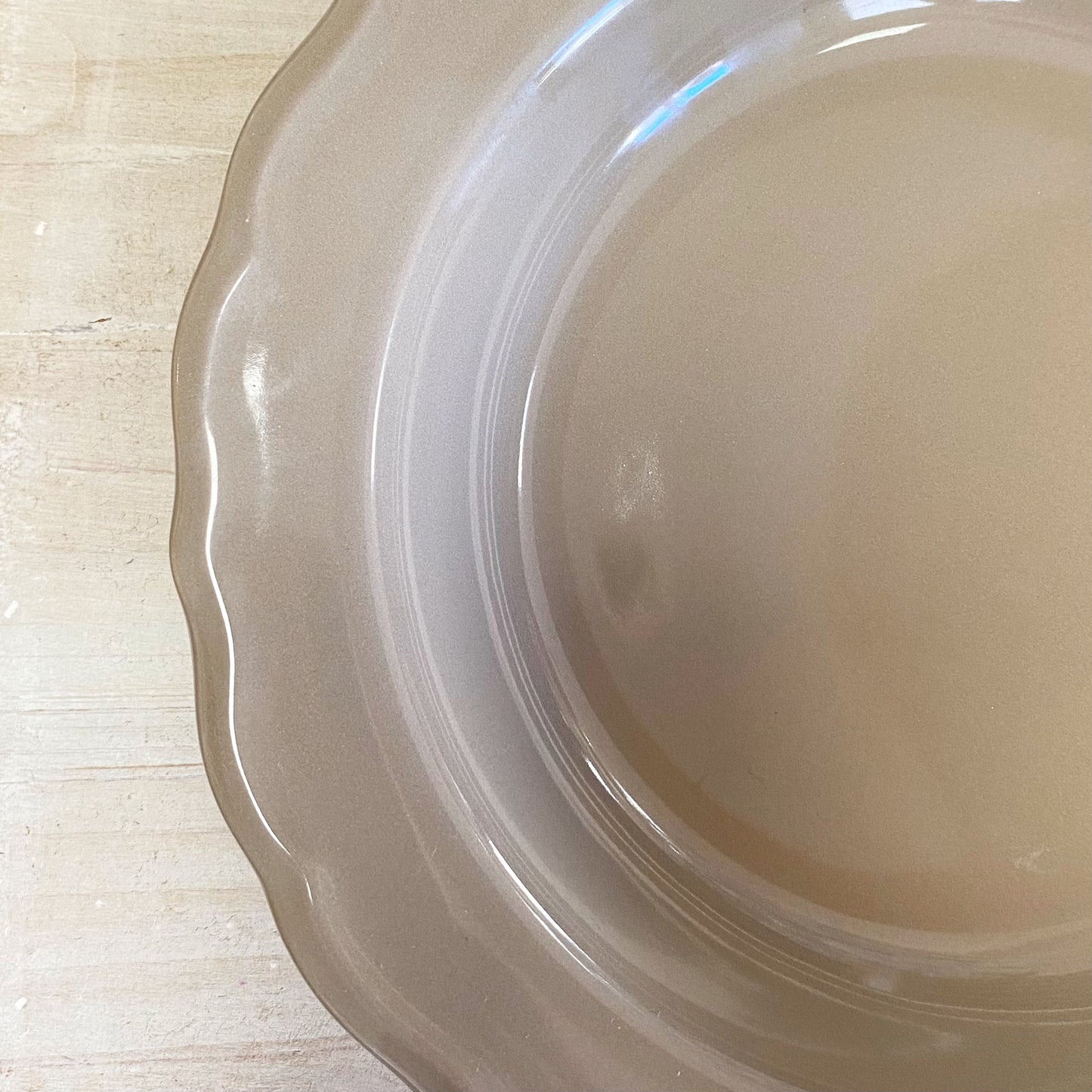 Set de 4 platos hondos de porcelana gris ondas