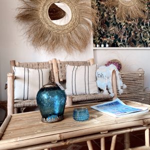 Banco con respaldo y apoyabrazos